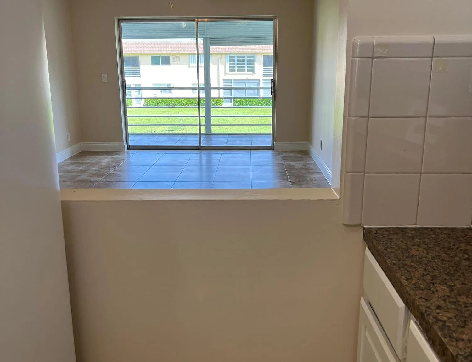 2 bed, 2.0 bath, 754 sqft, $2,000 — Photo 2