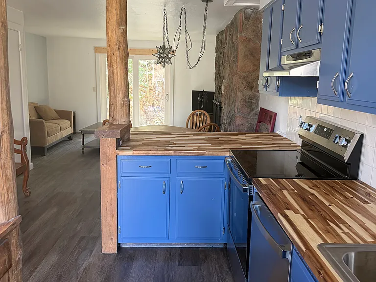 155 Van Anderson Dr #3 — Photo 9