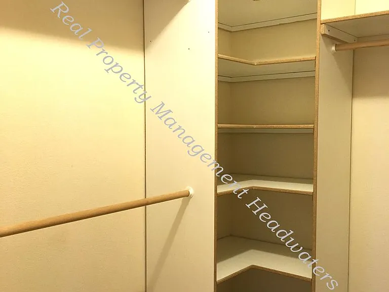 1311 Peosta Ave — Photo 6