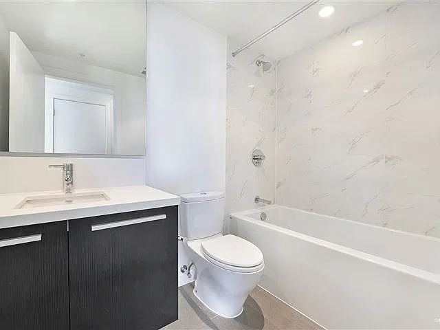 2 bed, 747 sqft, $2,800 — Photo 1