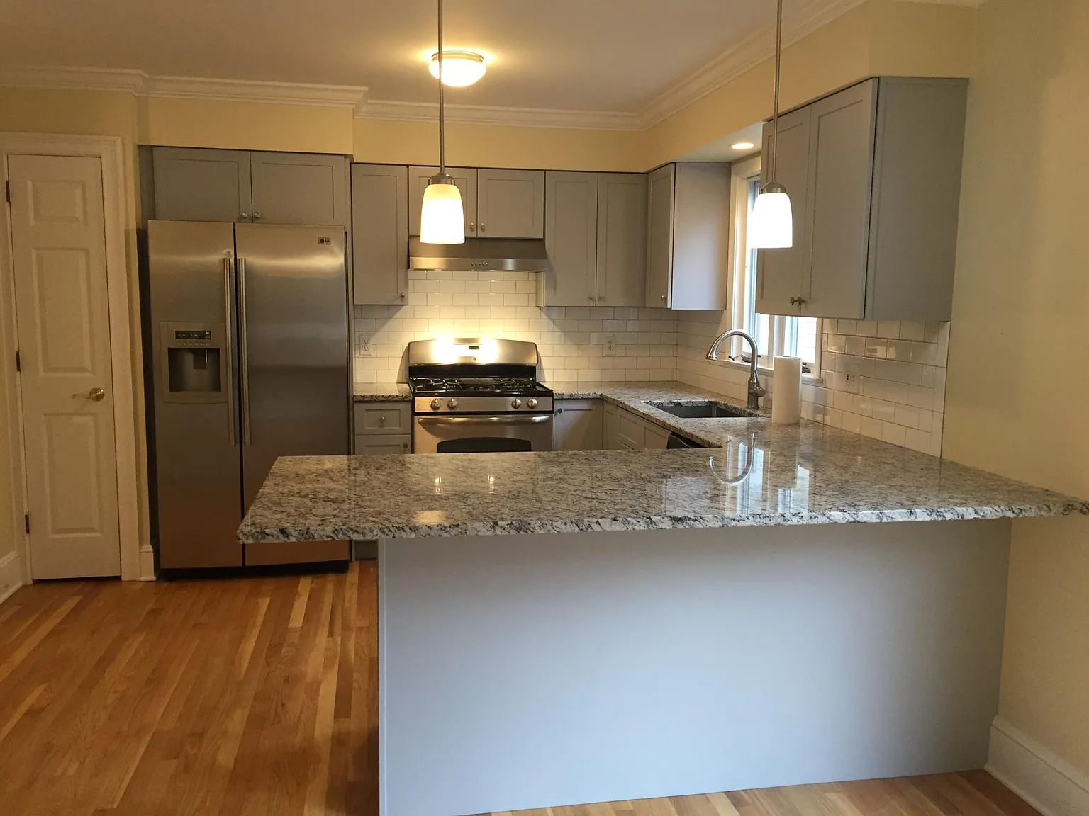 211 Hunyadi Ave — Photo 3