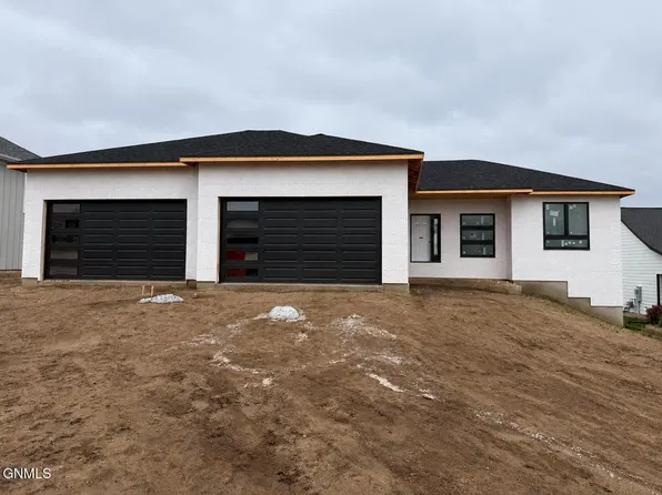 2010 Antler Ave, Bismarck, ND 58503