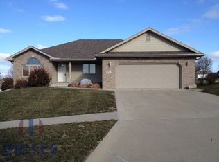 4701 Stoneridge Ct, Sioux City, IA 51106
