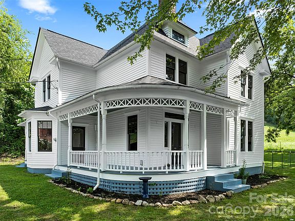 2nd image of 5 Clarks Cove Rd