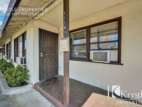 3rd image of 1114 Oakwood Ave
