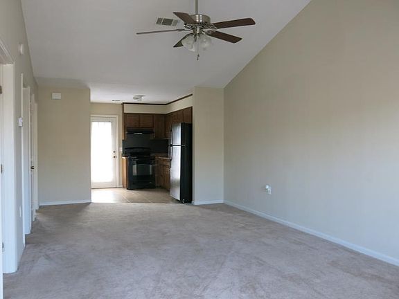 4th image of 140-46 Lanier Dr