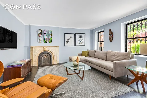 Rented by Compass | media 25