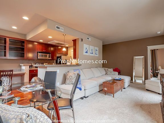 2nd image of 3535 Summerlinn Dr