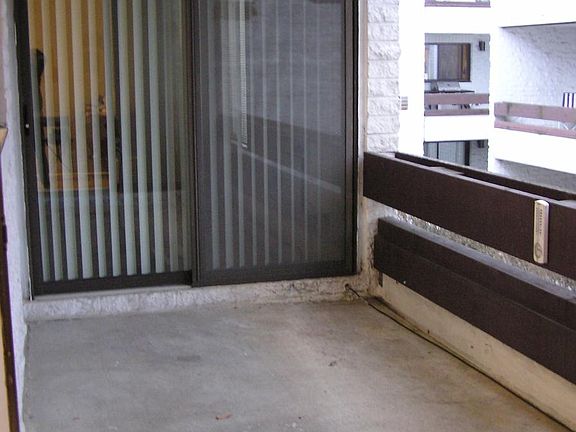 4th image of 322 W Miner St #2