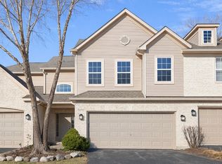 5293 Pebble Ln, Prairie Grove, IL 60012