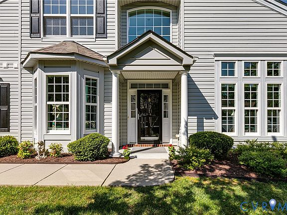 5th image of 816 Fair Port Cir