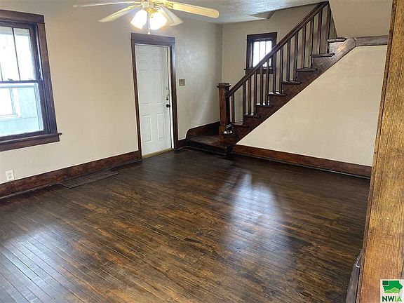 3rd image of 1226 W 5th St