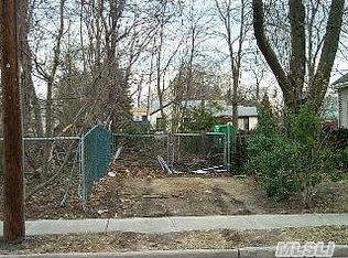 50 Carman Blvd, Massapequa, NY 11758