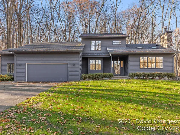 1603 Laraway Lake Dr SE, Grand Rapids, MI 49546