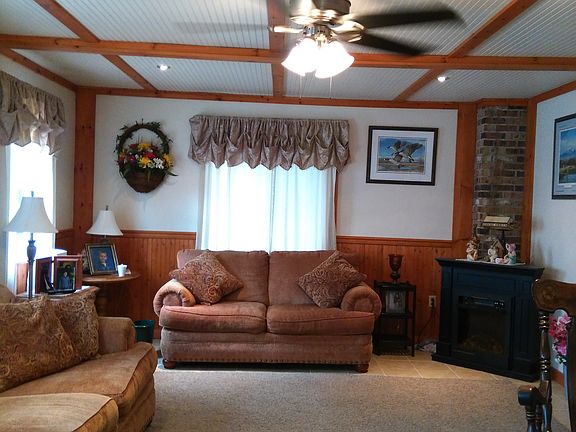 Four Season Room 22'7"X14'4"