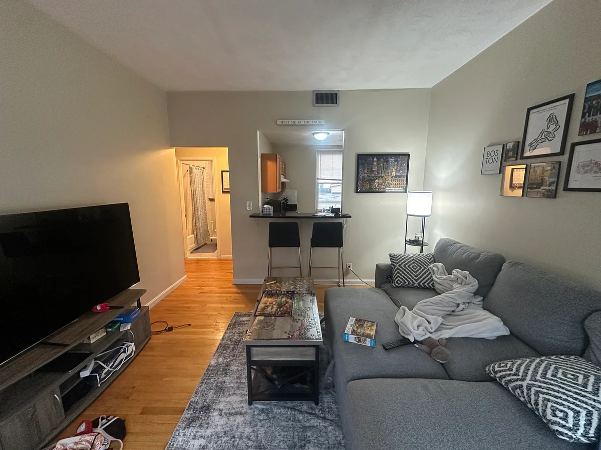 Building Photo - 1427 Commonwealth Ave #205
