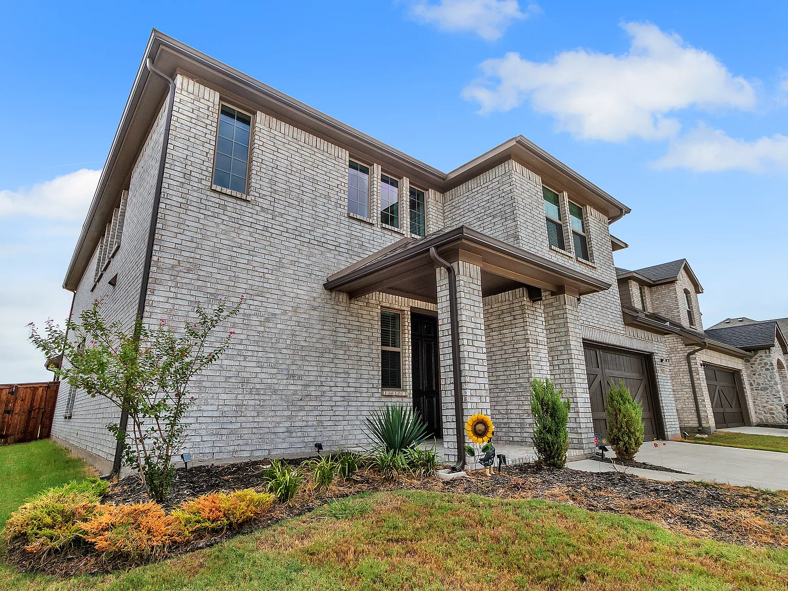 4 bed, 3.5 bath, 2999 sqft, $3,300 — Photo 3