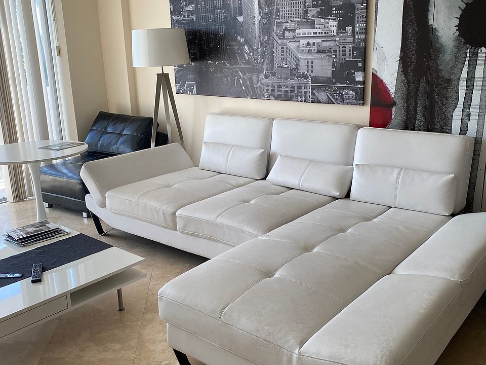 1st image of 800 West Ave APT 522