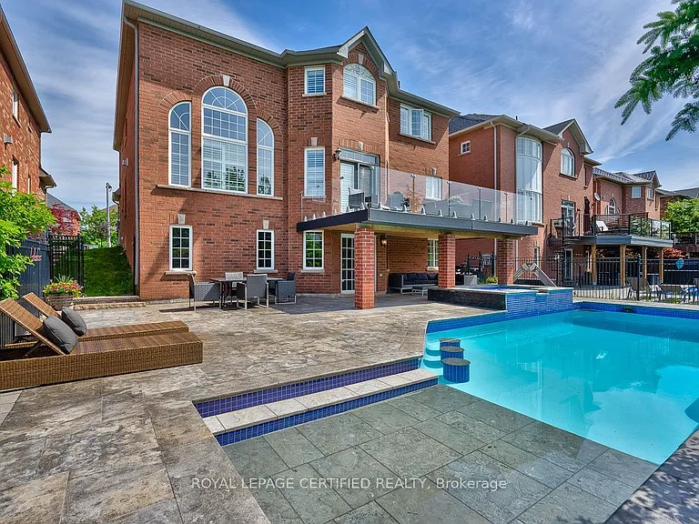 2499 Highmount Cres — Photo 4