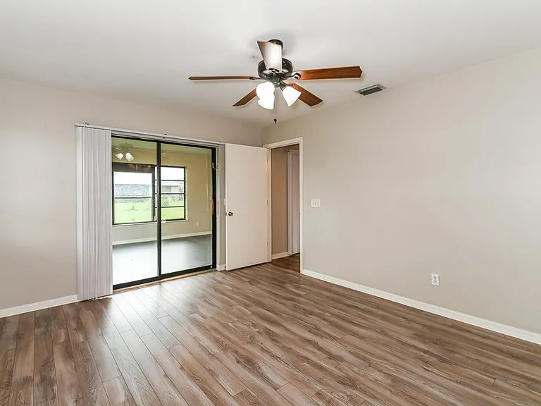 2529 SW 15th Pl — Photo 10