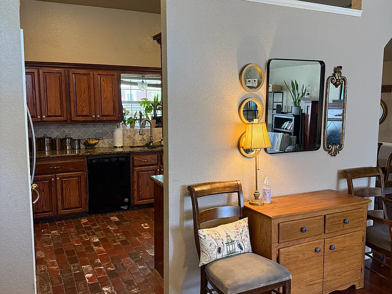4509 Newport Dr — Photo 8