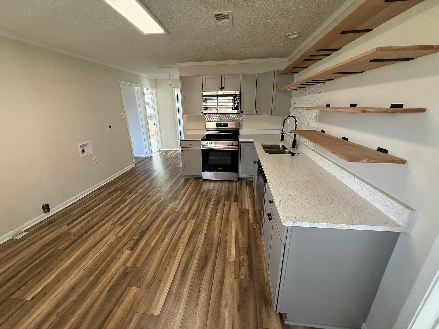 3 bed, 1022 sqft, $1,600 — Photo 4