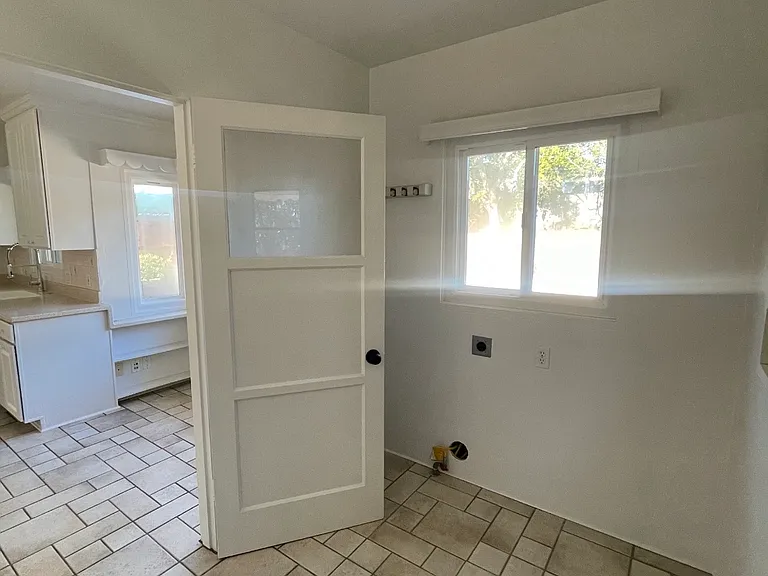 123 E Los Olivos St — Photo 7