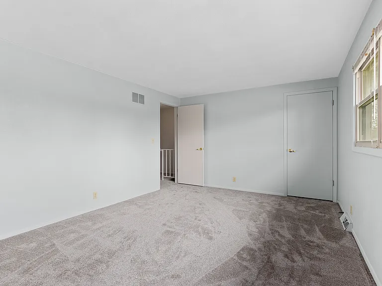 6205-6207 N Northmoor Ct — Photo 23