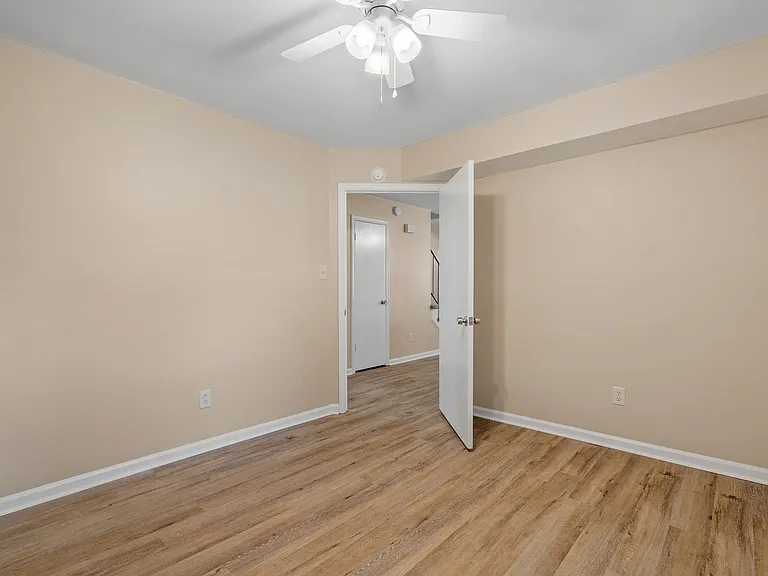 4117 Rainbow Dr — Photo 8