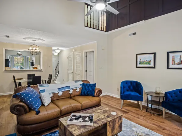 10425 Ravenbrook Ln, Knoxville, TN 37922