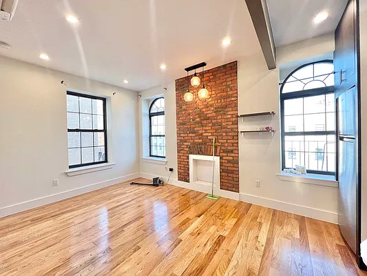 Rented by Doorway NYC, LLC | media 11