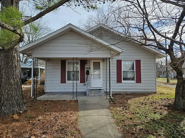 104 Elm St, Zeigler, IL 62999