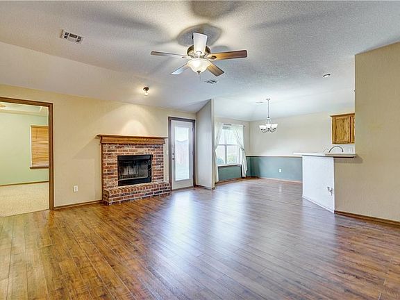 3rd image of 2916 SE 96th St