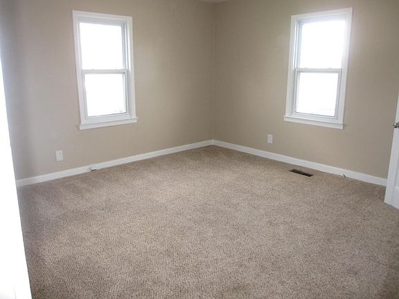 5th image of 1221 Spruce Dr