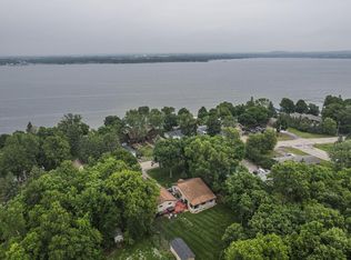 425 Shorewood Dr, Detroit Lakes, MN 56501