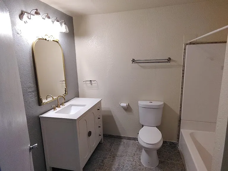 126A N 9th Ave — Photo 37