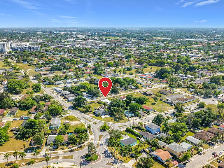 10235 SW 177th St — Photo 55