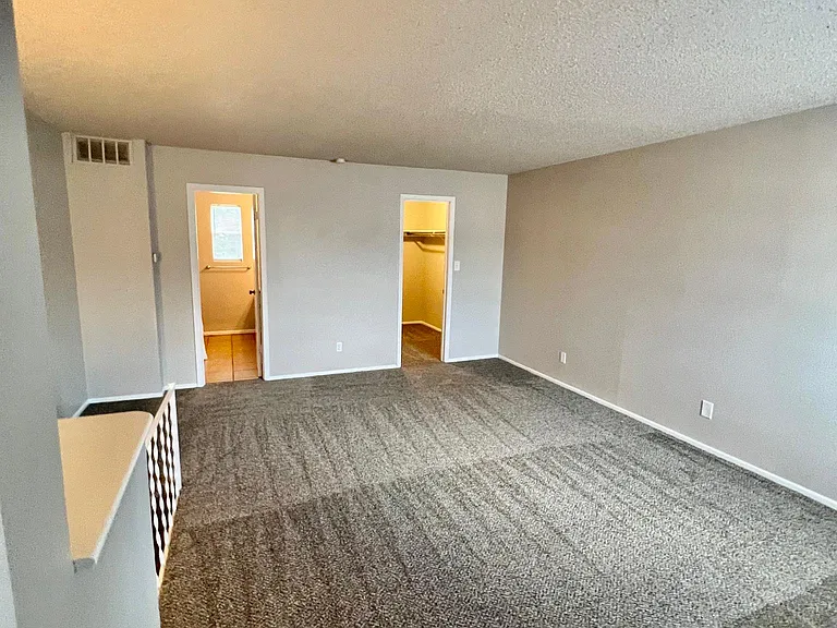 1076 Linde St — Photo 11