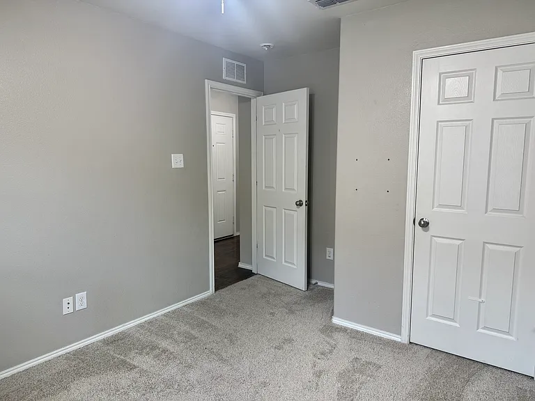 1804 Gayla Creek Dr — Photo 19