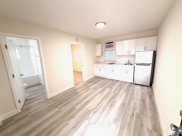 1415 S Marengo Ave #L