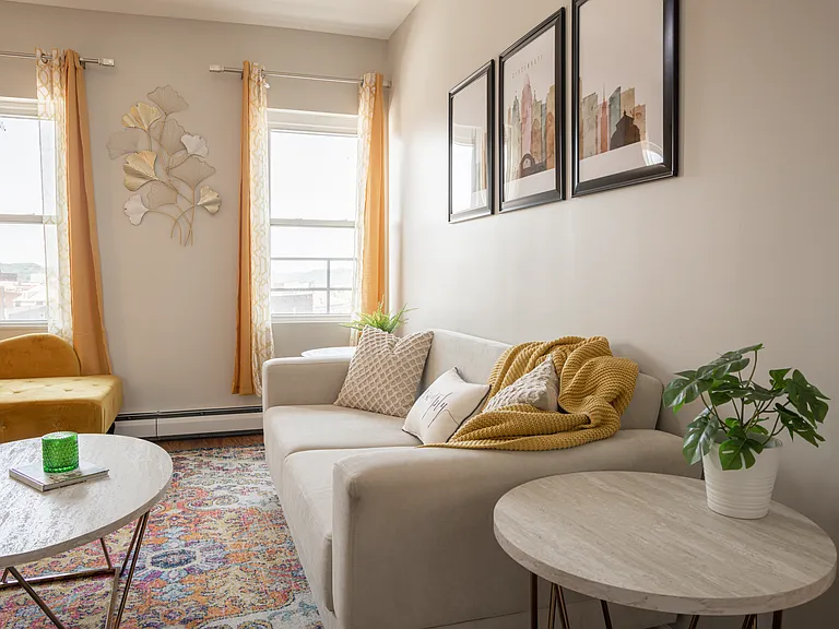 105 E Clifton Ave — Photo 5