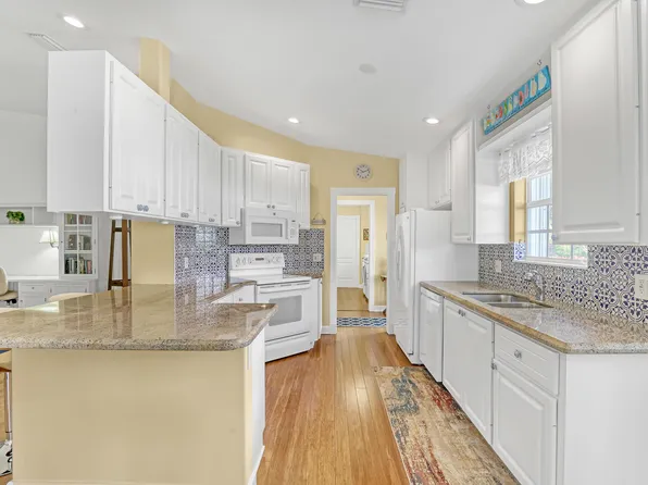 681 Hudson Bay Drive, Palm Beach Gardens, FL 33410