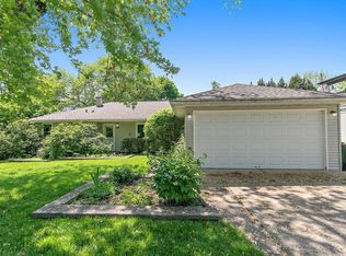 135 Linden Ave, Dundee, IL 60118