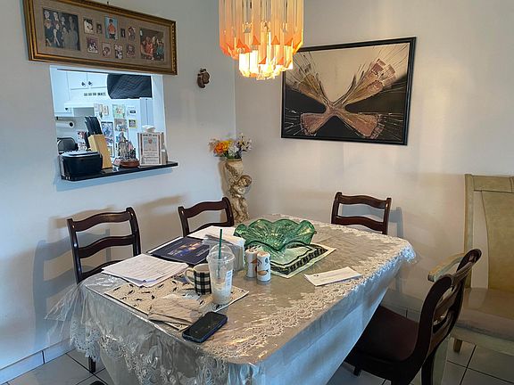 5th image of 9821 Sunrise Lakes Boulevard #210
