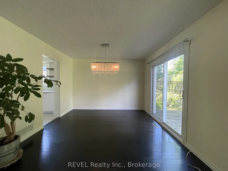 24 Rembrandt Dr — Photo 9