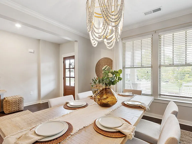 3334 Vinemont Dr — Photo 12