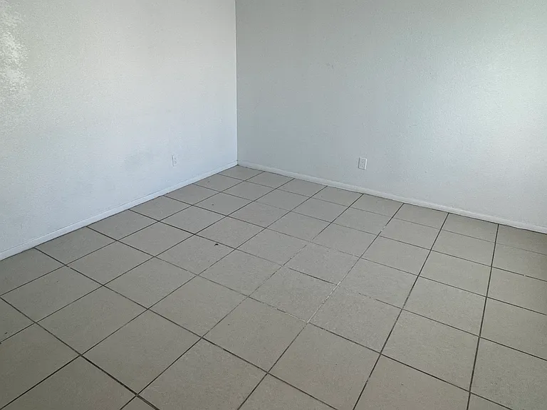 1725 E Pepper Cir #1 — Photo 6