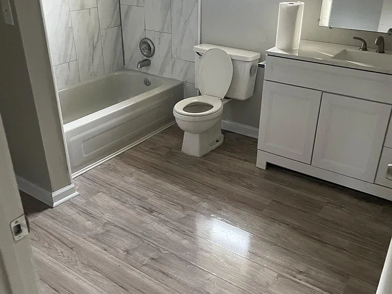 Cooper Cove Apartments — Photo 7
