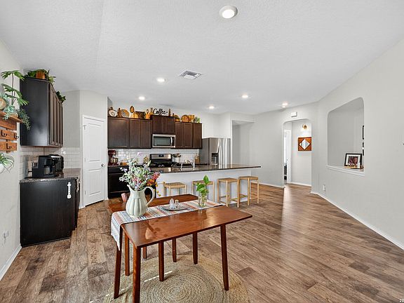 4th image of 3653 Copper River