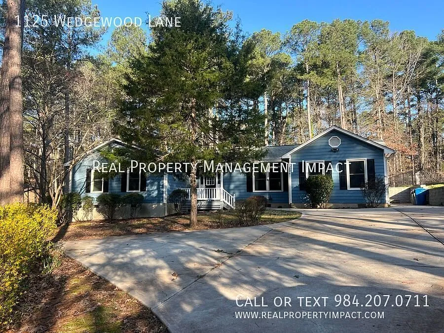 Spacious 3/4-Bedroom, 3-Bath Ranch Home on Deep Wooded Lot Near RTP, Durham — Photo 3